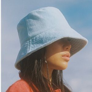 NWT Wave Bucket Hat Lack of Color